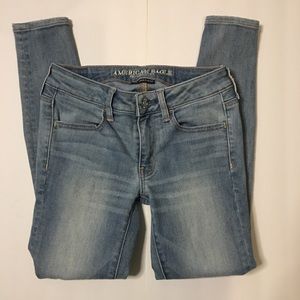 American Eagle Light Wash Stretchy Jeans - Size 2